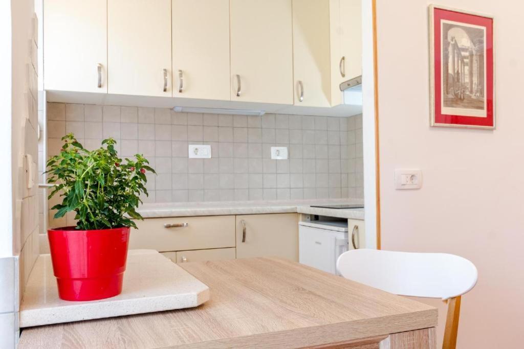 Apartments Yoe Split Extérieur photo